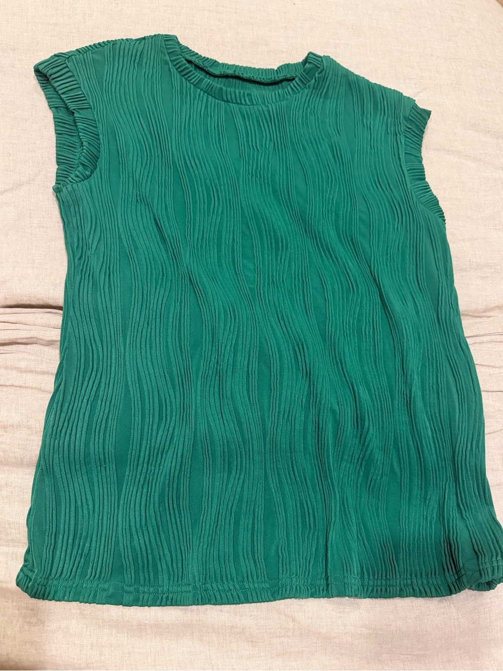 Green Textured Cap-Sleeve Women's Top
